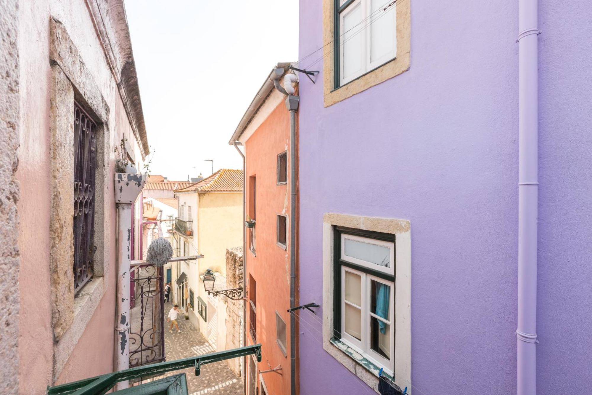 Stylish Getaway In A Mezzanine Flat By The Castle Apartman Lisboa Kültér fotó