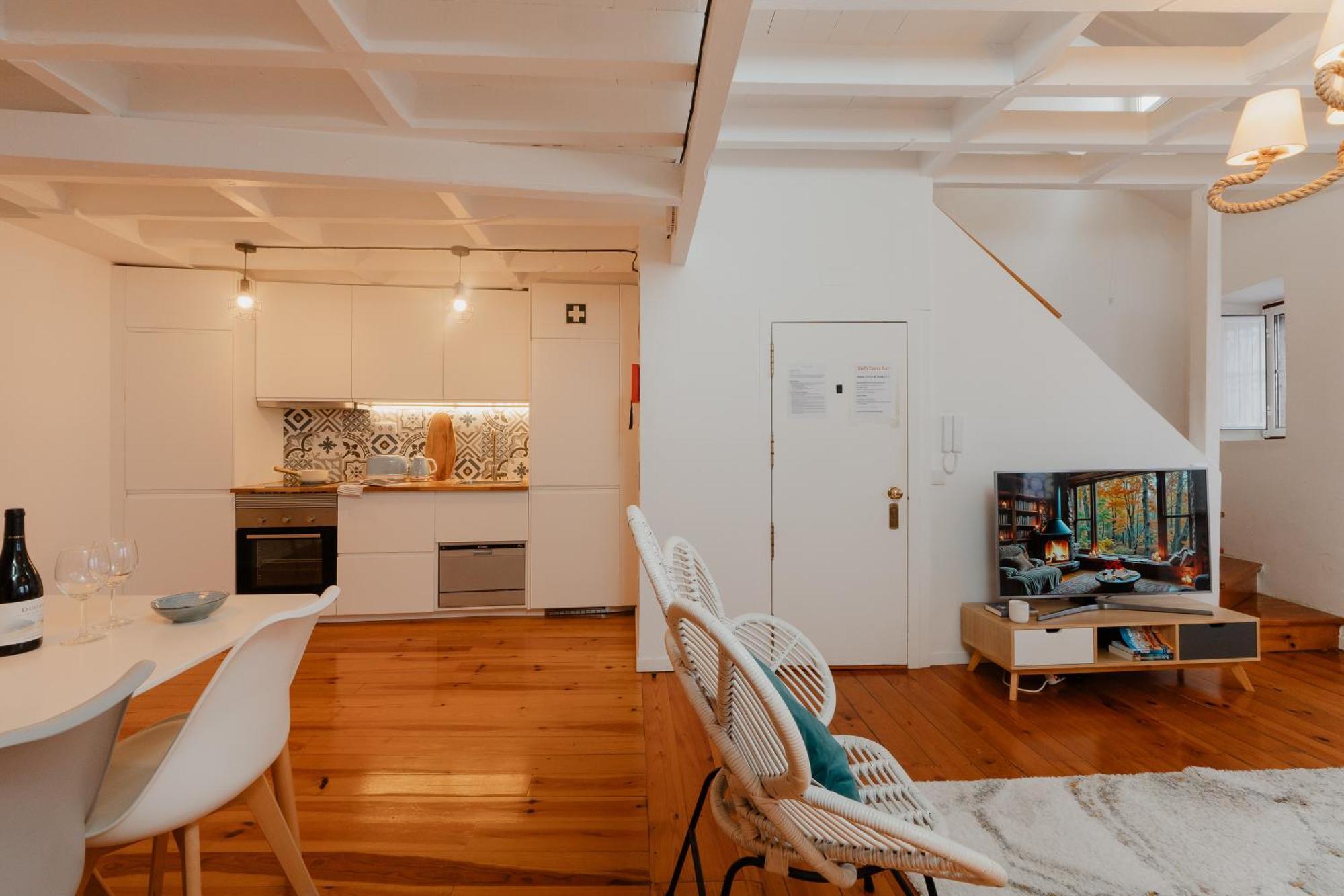 Stylish Getaway In A Mezzanine Flat By The Castle Apartman Lisboa Kültér fotó