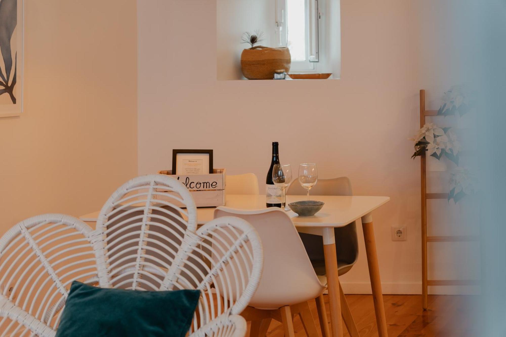 Stylish Getaway In A Mezzanine Flat By The Castle Apartman Lisboa Kültér fotó