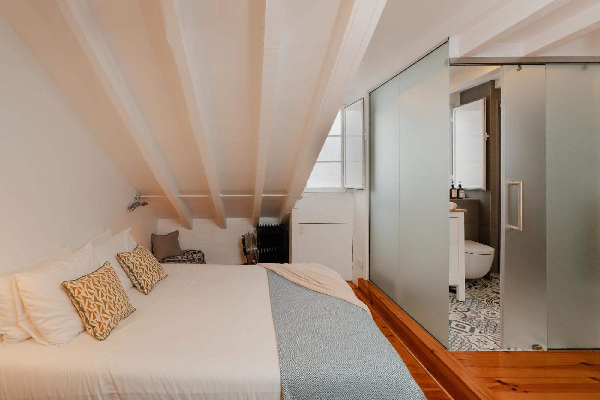Stylish Getaway In A Mezzanine Flat By The Castle Apartman Lisboa Kültér fotó